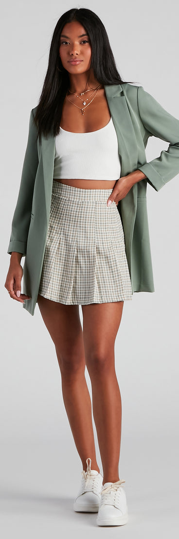 With fun and flirty details, I've Got Needs Scoop Neck Crop Top shows off your unique style for a trendy outfit for the summer season!