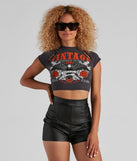 With fun and flirty details, Americana Raglan Graphic Crop Tee shows off your unique style for a trendy outfit for the summer season!