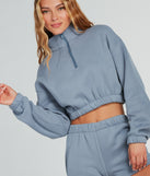 With fun and flirty details, the Weekend Loading Half Zip Fleece Crop Sweatshirt shows off your unique style for a trendy outfit for summer!