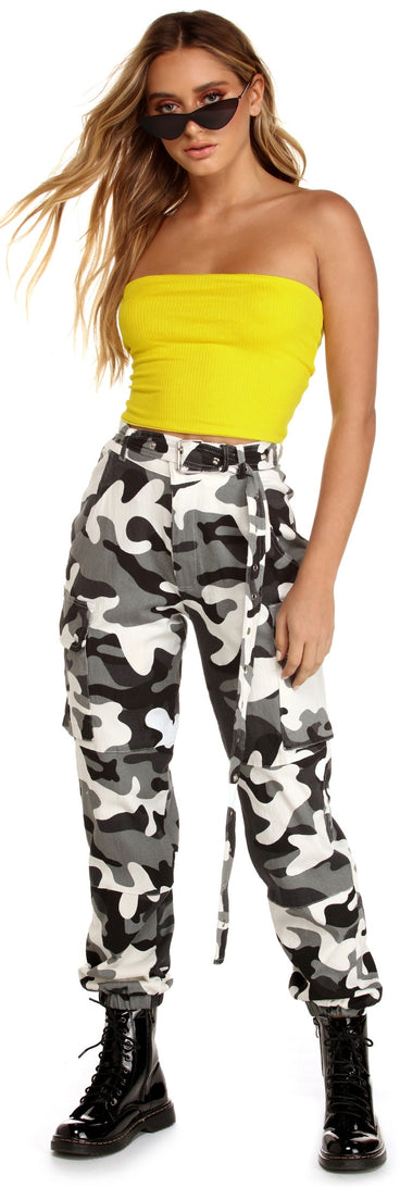 With fun and flirty details, Basic Ribbed Cropped Tube Top shows off your unique style for a trendy outfit for the summer season!