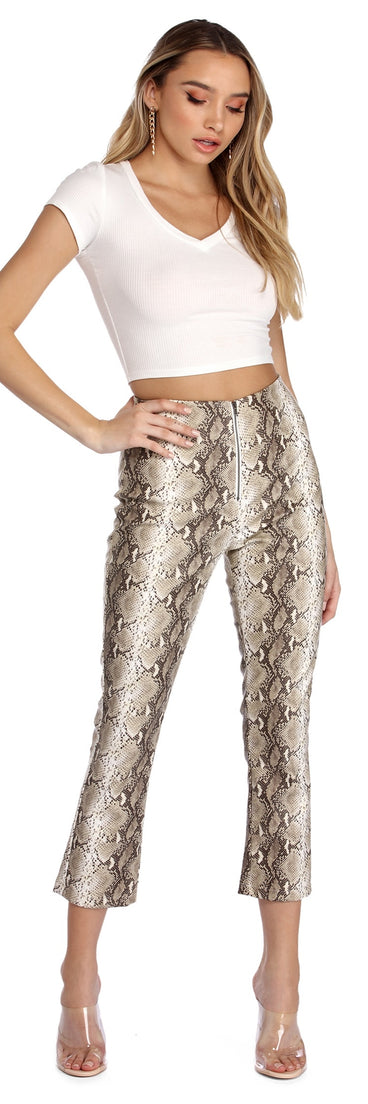 With fun and flirty details, Girl Next Door Crop Top shows off your unique style for a trendy outfit for the summer season!