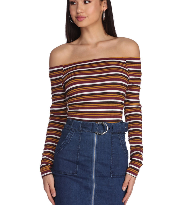 With fun and flirty details, All That Stripe Crop Top shows off your unique style for a trendy outfit for the summer season!