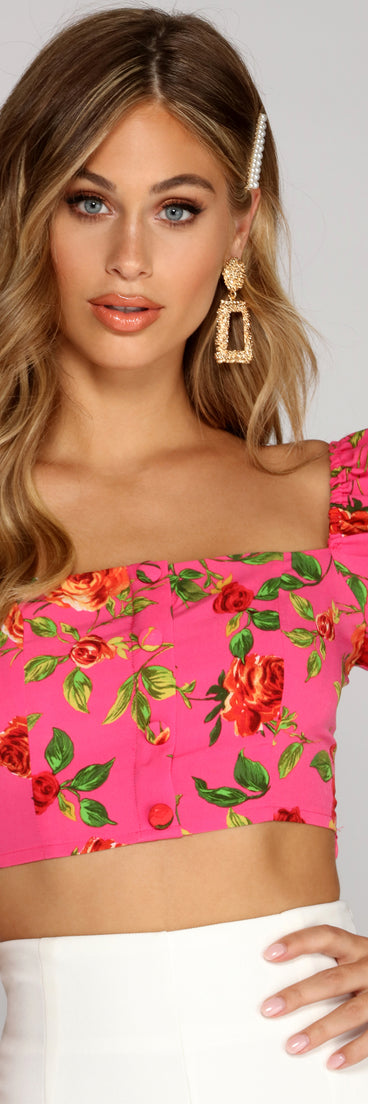 With fun and flirty details, Boho Bow Peasant Crop Top shows off your unique style for a trendy outfit for the summer season!