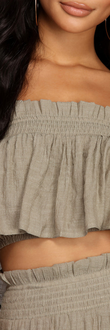 With fun and flirty details, Boho Flow Ruffled Crop Top shows off your unique style for a trendy outfit for the summer season!