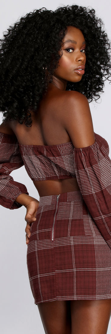 You’ll look stunning in the Check It Off Crop Top when paired with its matching separate to create a glam clothing set perfect for parties, date nights, concert outfits, back-to-school attire, or for any summer event!