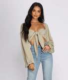 With fun and flirty details, Issa Vibe Tie Front Crop Top shows off your unique style for a trendy outfit for the summer season!
