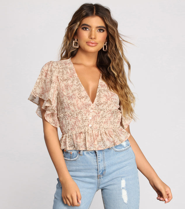 With fun and flirty details, Flutter Some Hearts Floral Crop Top shows off your unique style for a trendy outfit for the summer season!