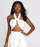 With fun and flirty details, In My Element Convertible Crop Top shows off your unique style for a trendy outfit for the summer season!