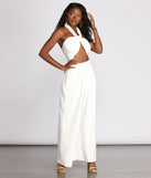 With fun and flirty details, In My Element Convertible Crop Top shows off your unique style for a trendy outfit for the summer season!