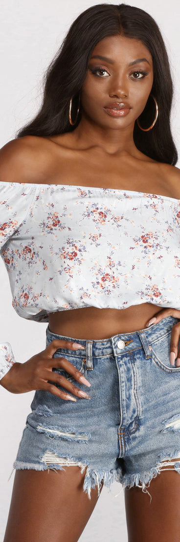 With fun and flirty details, Floral Off The Shoulder Crop Top shows off your unique style for a trendy outfit for the summer season!