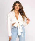 With fun and flirty details, Plunge V Tie Waist Crop Top shows off your unique style for a trendy outfit for the summer season!