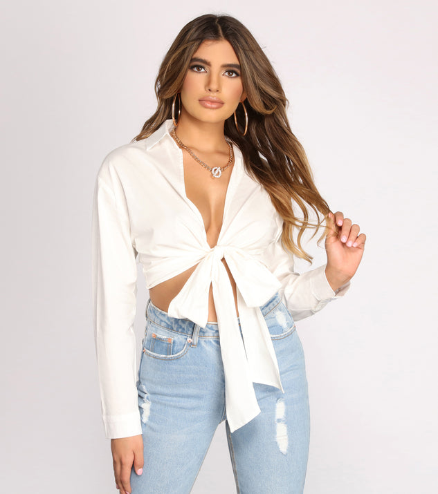With fun and flirty details, Plunge V Tie Waist Crop Top shows off your unique style for a trendy outfit for the summer season!
