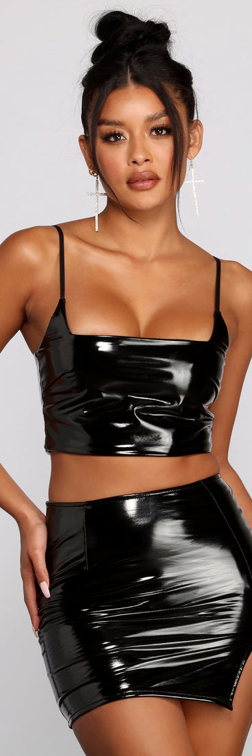 Dangerous Woman Faux Patent Leather Crop Top creates an effortless summer outfit with stylish details in the newest 2023 trends!