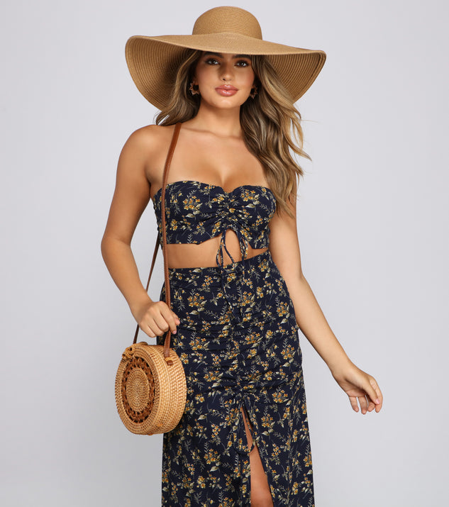 With fun and flirty details, Ditsy Floral Ruched Tube Top shows off your unique style for a trendy outfit for the summer season!