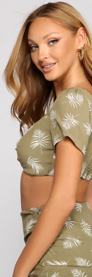 With fun and flirty details, Tropical Twist Front Short Sleeve Crop Top shows off your unique style for a trendy outfit for the summer season!