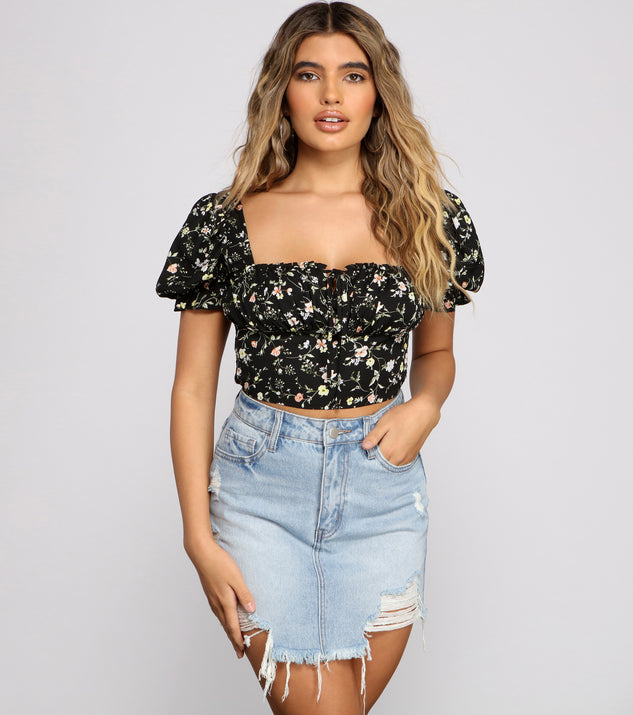 With fun and flirty details, Favorite Floral Puff Sleeve Crop Top shows off your unique style for a trendy outfit for the summer season!