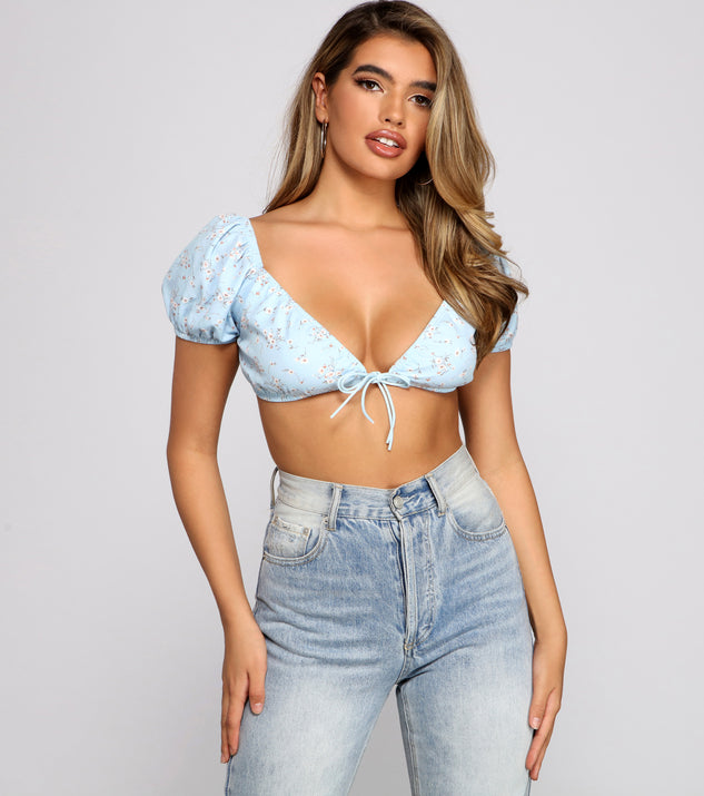 With fun and flirty details, All My Heart Ditsy Floral Crop Top shows off your unique style for a trendy outfit for the summer season!