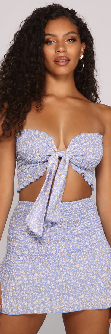 With fun and flirty details, Sweet Darling Ditsy Floral Crop Top shows off your unique style for a trendy outfit for the summer season!