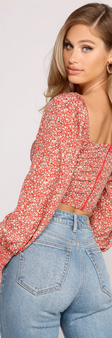 With fun and flirty details, She's A Beauty Ditsy Floral Crop Top shows off your unique style for a trendy outfit for the summer season!