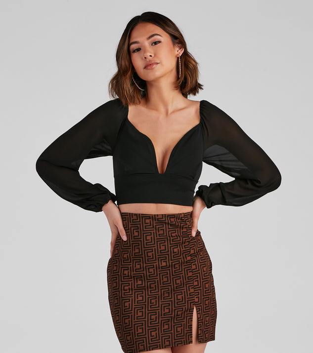 Dress up in Chic Simplicity Chiffon Crop Top as your going-out dress for holiday parties, an outfit for NYE, party dress for a girls’ night out, or a going-out outfit for any seasonal event!