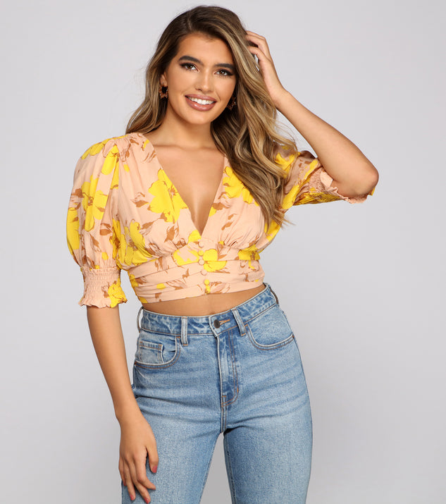 With fun and flirty details, Falling For Florals Puff Sleeve Crop Top shows off your unique style for a trendy outfit for the summer season!