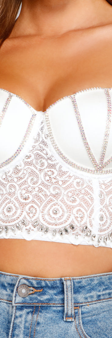 With fun and flirty details, Stunning Sea Princess Rhinestone Bustier shows off your unique style for a trendy outfit for the summer season!