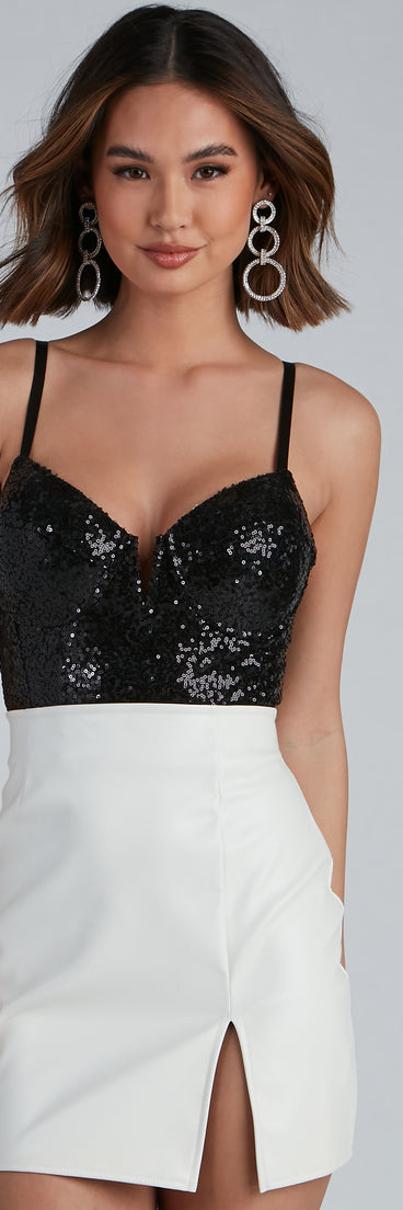 With fun and flirty details, Bring The Dazzle Sequin Bustier shows off your unique style for a trendy outfit for the summer season!