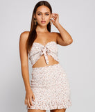 With fun and flirty details, So Darling Ditsy Floral Tube Top shows off your unique style for a trendy outfit for the summer season!