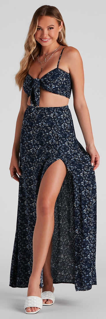 Kaleidoscope Boho Tie-Front Top is a trendy pick to create 2023 festival outfits, festival dresses, outfits for concerts or raves, and complete your best party outfits!