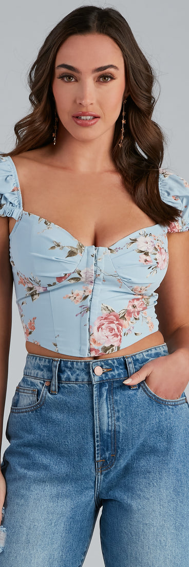 With fun and flirty details, Falling For Floral Poplin Corset shows off your unique style for a trendy outfit for the summer season!
