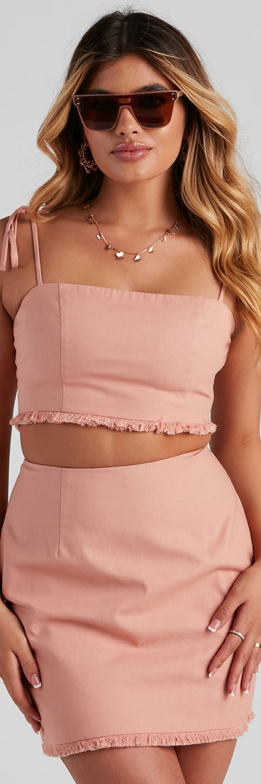 Social Linen Tie Strap Crop Top is a trendy pick to create 2023 festival outfits, festival dresses, outfits for concerts or raves, and complete your best party outfits!