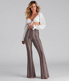 With fun and flirty details, Major Crush Puff Sleeve Crop Top shows off your unique style for a trendy outfit for the summer season!