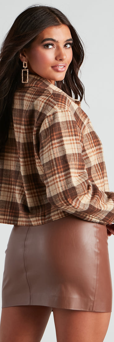 With fun and flirty details, Good To Be Plaid Woven Crop Top shows off your unique style for a trendy outfit for the summer season!