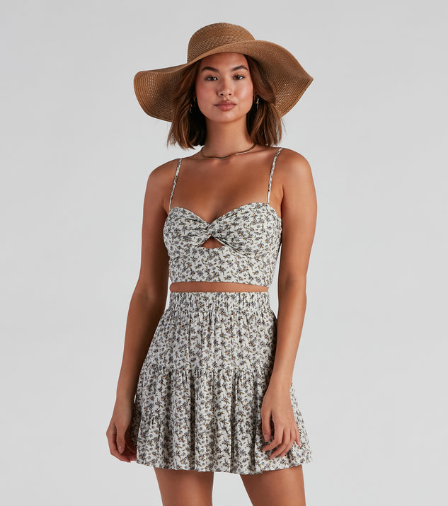 Sunkissed Florals Twist Crop Top is a trendy pick to create 2023 festival outfits, festival dresses, outfits for concerts or raves, and complete your best party outfits!