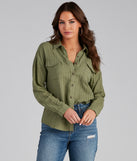 With fun and flirty details, Beach Side Button-Front Linen Shirt shows off your unique style for a trendy outfit for the summer season!