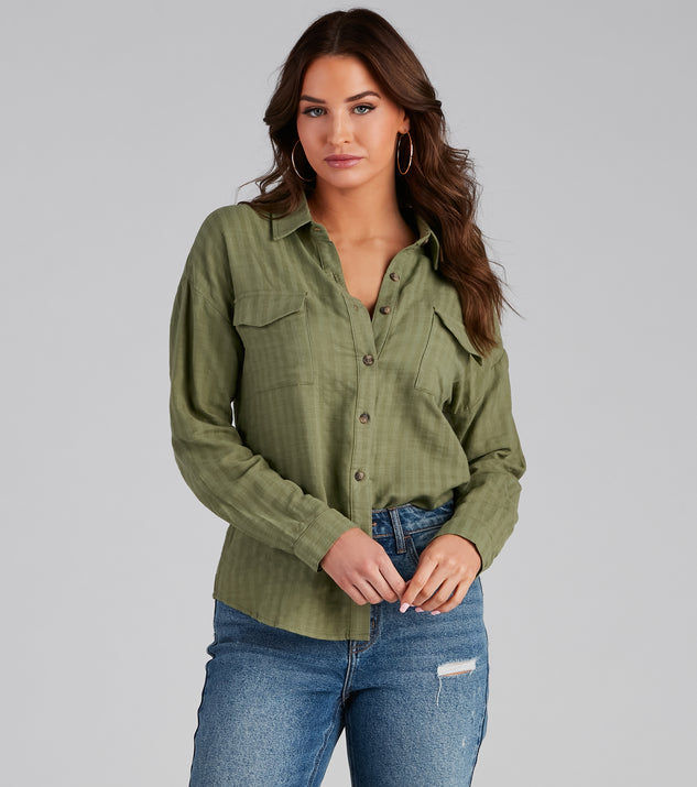 With fun and flirty details, Beach Side Button-Front Linen Shirt shows off your unique style for a trendy outfit for the summer season!