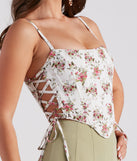 With fun and flirty details, Floral Splendor Lace-Up Bustier shows off your unique style for a trendy outfit for the summer season!