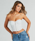 With fun and flirty details, the Stunning Muse Strapless Floral Chiffon Corset Top shows off your unique style for a trendy outfit for summer!