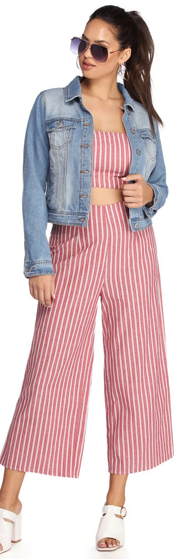 With fun and flirty details, Stunt On Them In Stripes Top shows off your unique style for a trendy outfit for the summer season!