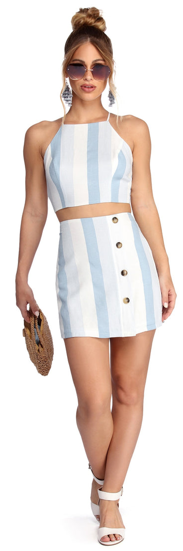 With fun and flirty details, Fall In Line Crop Top shows off your unique style for a trendy outfit for the summer season!