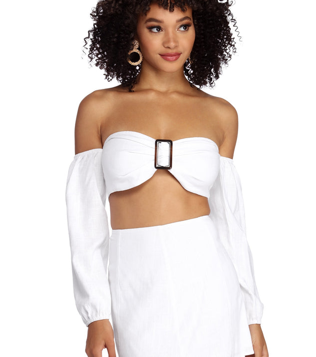 With fun and flirty details, Such A Flirt Linen Crop Top shows off your unique style for a trendy outfit for the summer season!