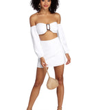 With fun and flirty details, Such A Flirt Linen Crop Top shows off your unique style for a trendy outfit for the summer season!