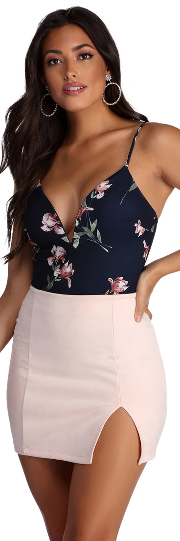 With fun and flirty details, Sweet In Floral Bodysuit shows off your unique style for a trendy outfit for the summer season!