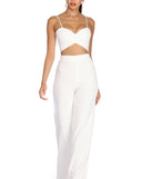 With fun and flirty details, Such A Romantic Crop Top shows off your unique style for a trendy outfit for the summer season!