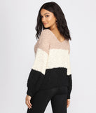 With fun and flirty details, Colorblock Popcorn Knit Sweater shows off your unique style for a trendy outfit for the summer season!