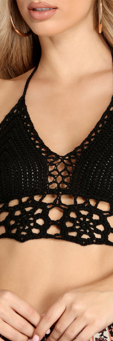 Calm Cool And Crochet Halter Crop Top is a trendy pick to create 2023 festival outfits, festival dresses, outfits for concerts or raves, and complete your best party outfits!