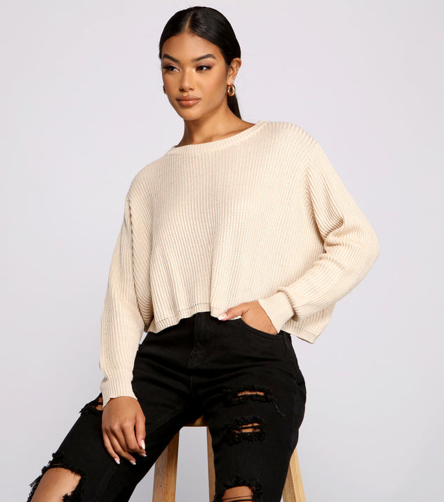 With fun and flirty details, Basic Crew Neck Cropped Knit Sweater shows off your unique style for a trendy outfit for the summer season!
