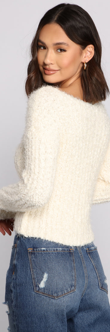 With fun and flirty details, Cozy Cropped Popcorn Knit Sweater shows off your unique style for a trendy outfit for the summer season!