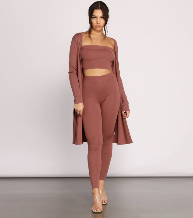 You’ll look stunning in the Keeping Knit Casual Tie Waist Duster when paired with its matching separate to create a glam clothing set perfect for parties, date nights, concert outfits, back-to-school attire, or for any summer event!