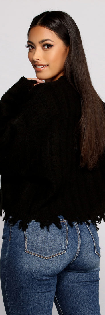 With fun and flirty details, Destructed Knit Long Sleeve Cropped Sweater shows off your unique style for a trendy outfit for the summer season!